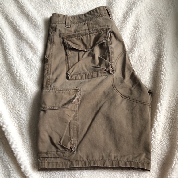 Men’s Old Navy Brown Cargo Shorts - Picture 8 of 9